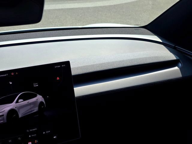 Used 2026 Tesla Model Y AWD image 26