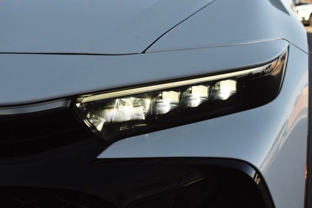 Used 2023 Toyota Crown Limited image 24