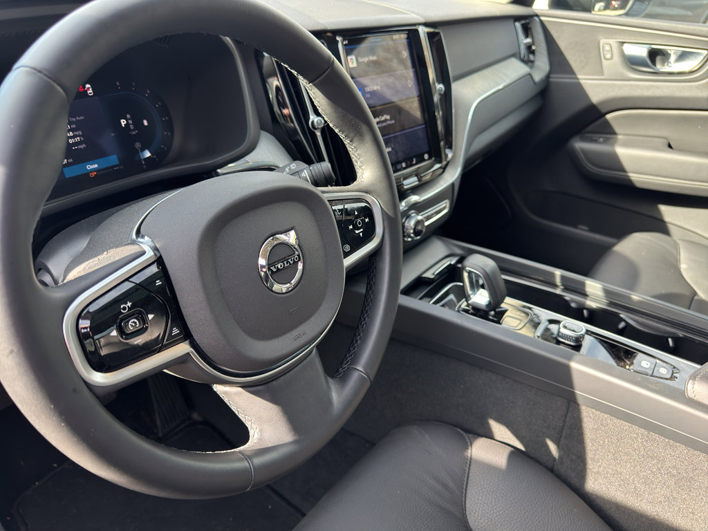 Certified 2025 Volvo XC60 B5 Plus image 11