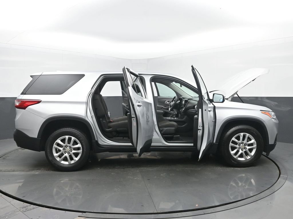 Used 2018 Chevrolet Traverse LS image 59