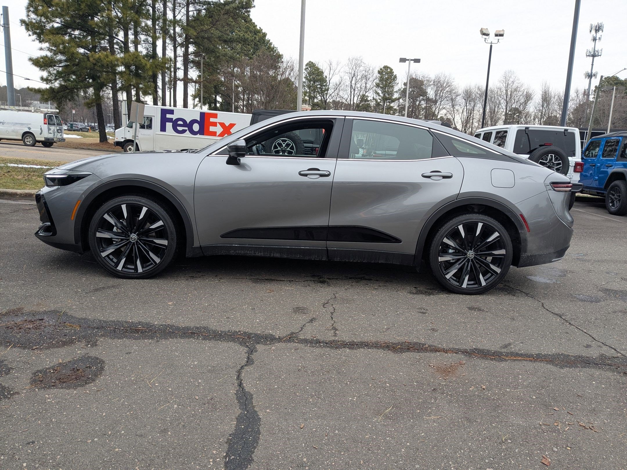 Used 2023 Toyota Crown Platinum image 8