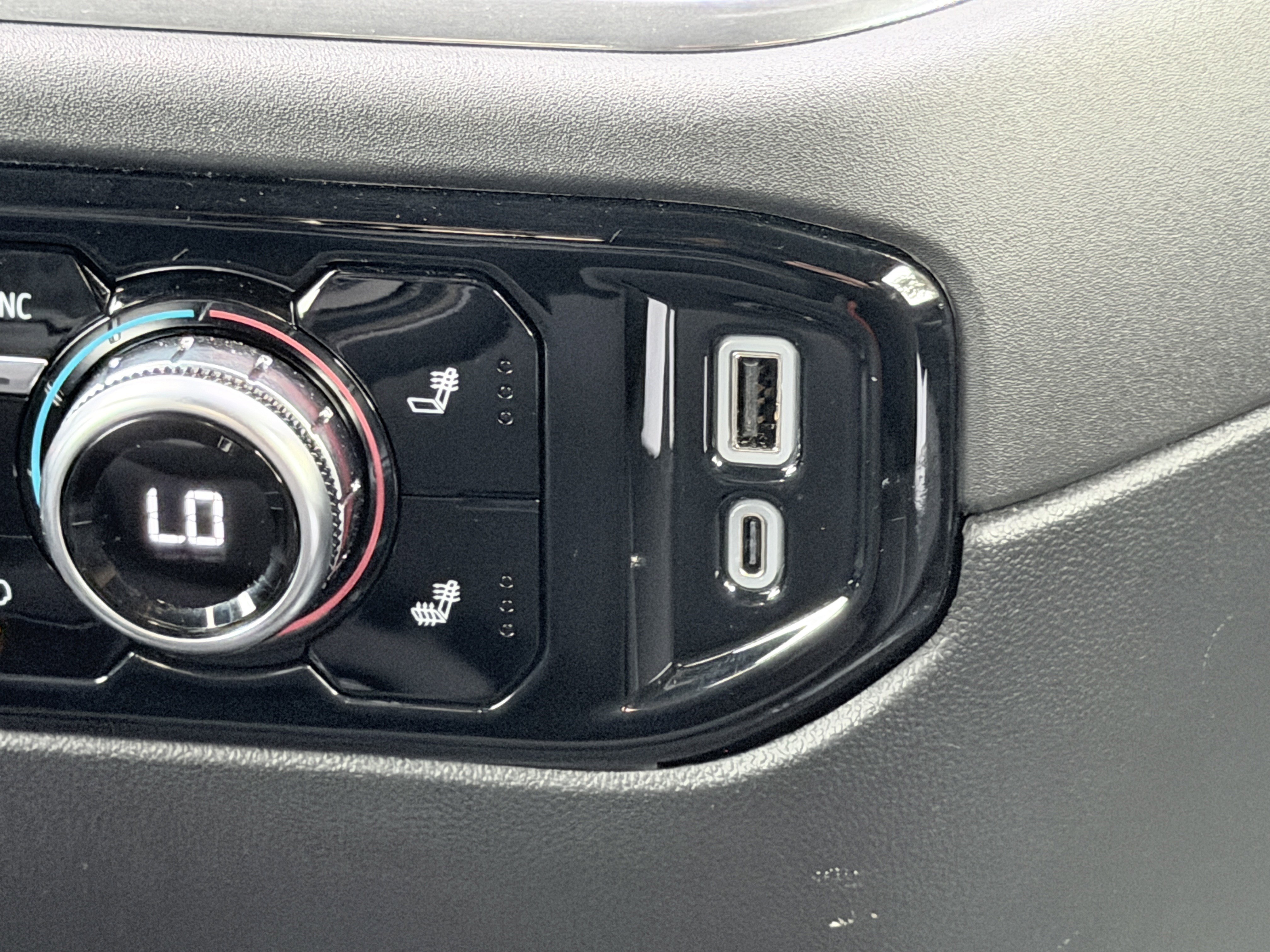 Used 2024 GMC Sierra 1500 Elevation image 27