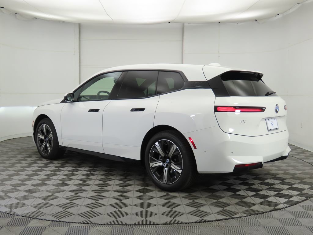 Used 2026 BMW iX xDrive45 AWD/4WD image 8