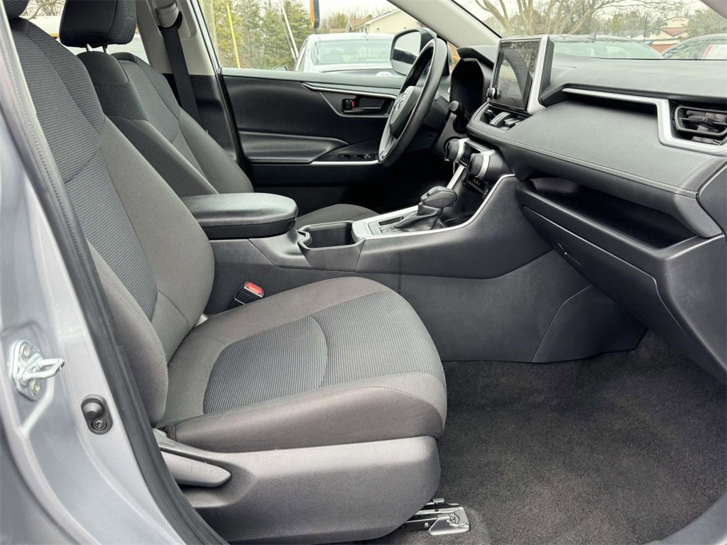 Used 2025 Toyota RAV4 LE image 13