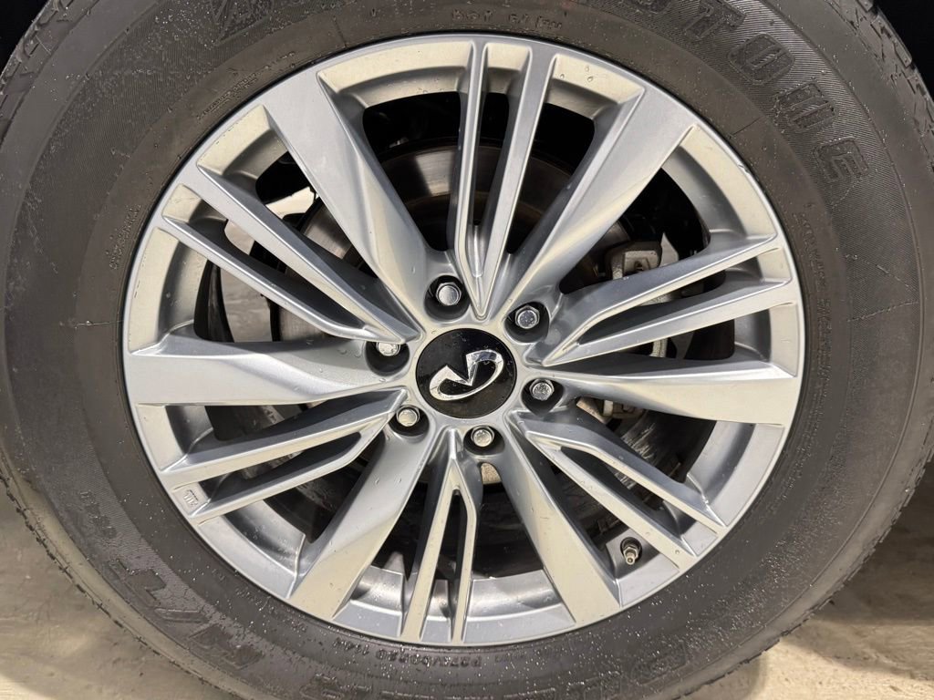 Certified 2024 INFINITI QX80 Luxe image 9