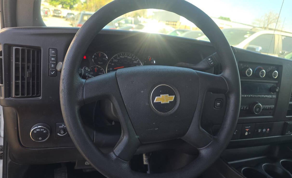 Used 2018 Chevrolet Express 2500 image 13