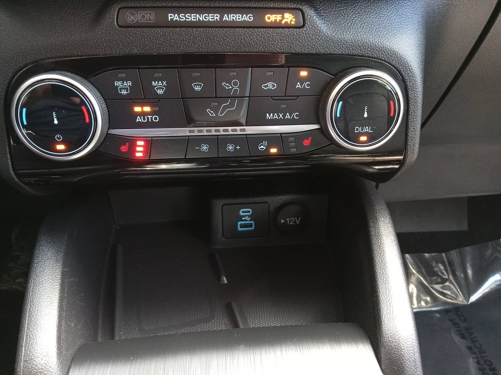 Used 2022 Ford Escape SEL w/ Technology Package AWD/4WD image 18
