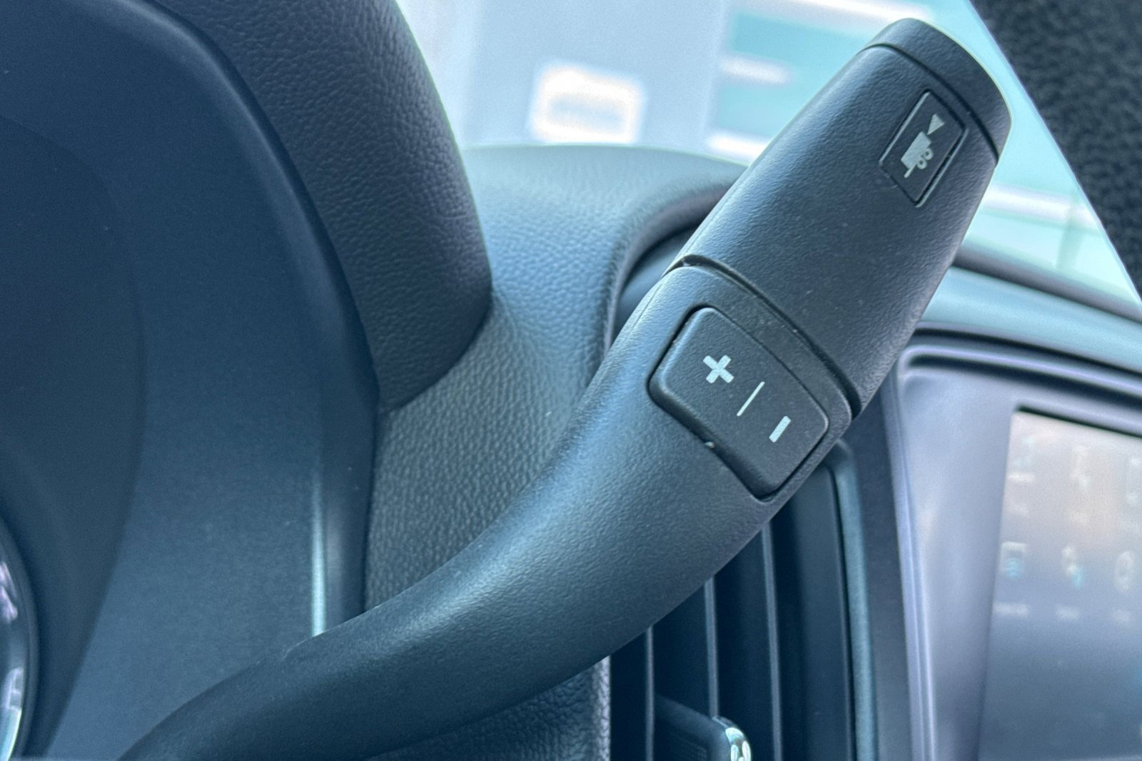 Used 2018 Chevrolet Silverado 1500 Custom w/ Custom Value Package image 31