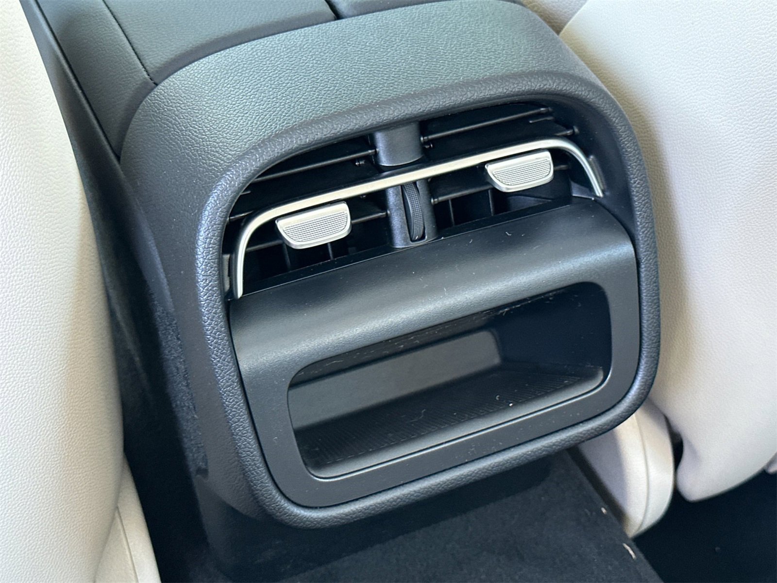 New 2025 Mercedes-Benz E 350 Sedan image 13