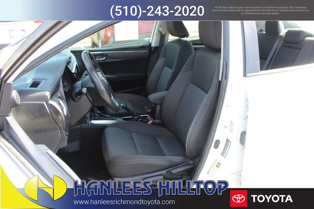 Used 2019 Toyota Corolla LE image 12