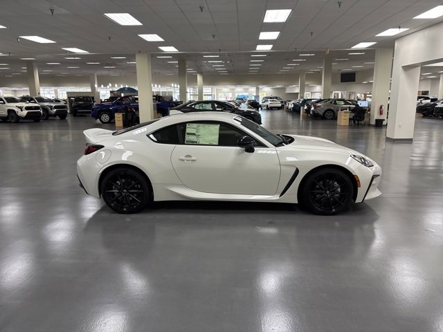 New 2025 Toyota GR86 Premium image 4