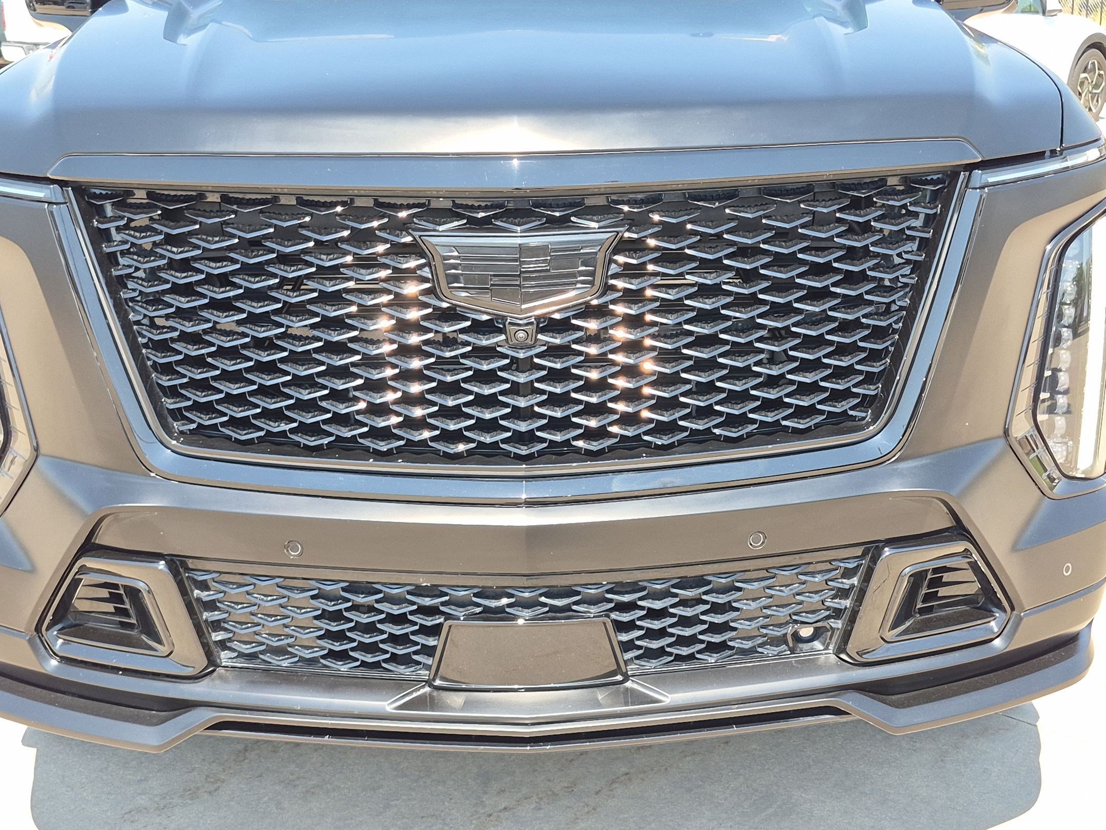 Certified 2025 Cadillac Escalade ESV V AWD/4WD image 10