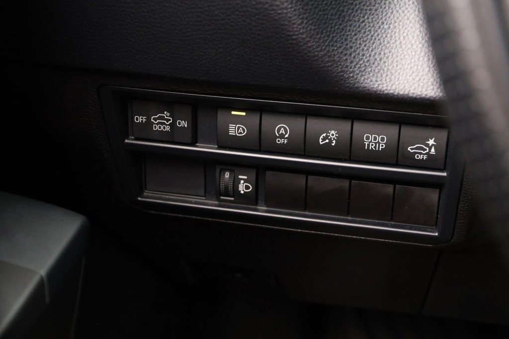 Used 2024 Toyota Tundra SR5 w/ SR5 Convenience Package AWD/4WD image 18