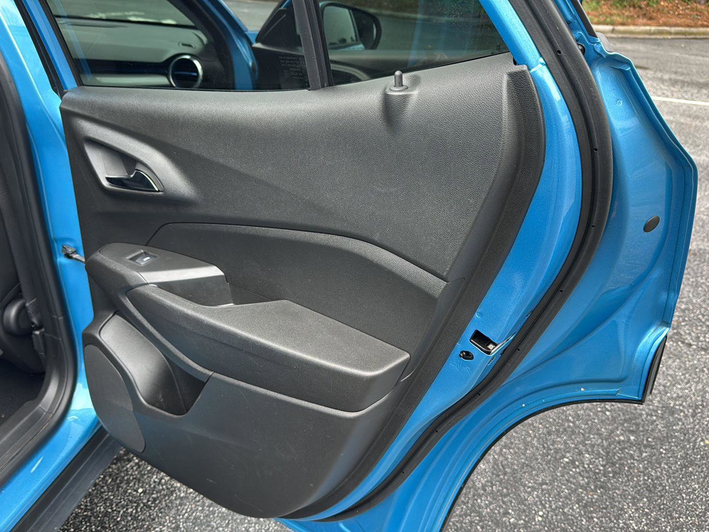 Certified 2025 Chevrolet Trax LT w/ Driver Confidence Package image 15