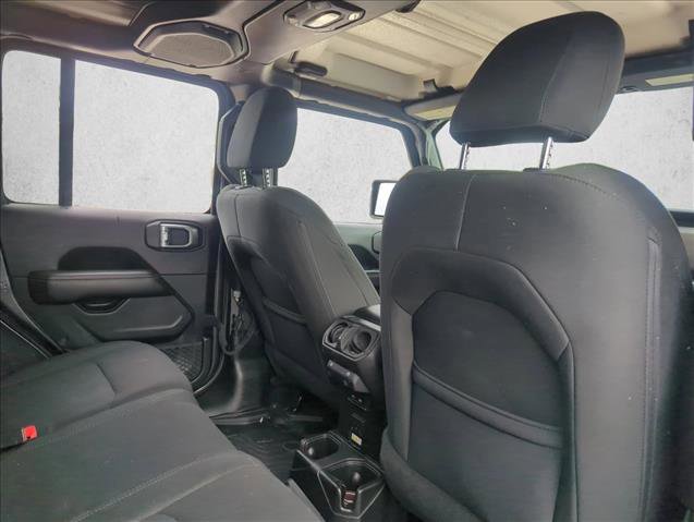 Used 2018 Jeep Wrangler Unlimited Sahara image 14