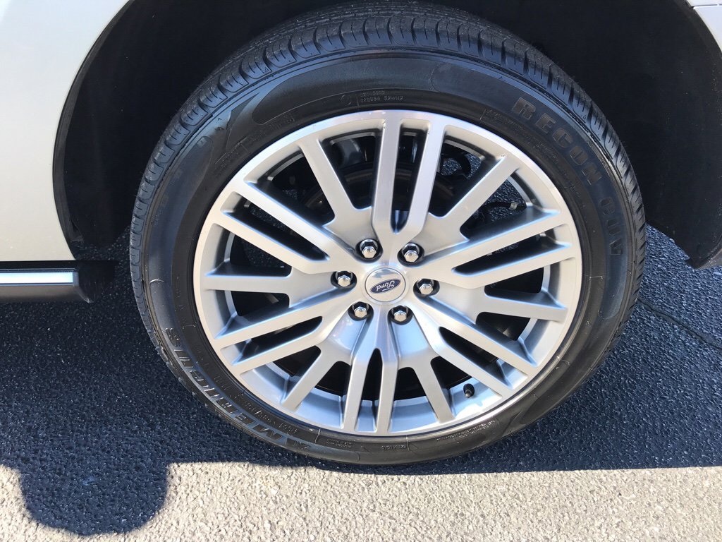 Used 2023 Ford Expedition Limited image 16