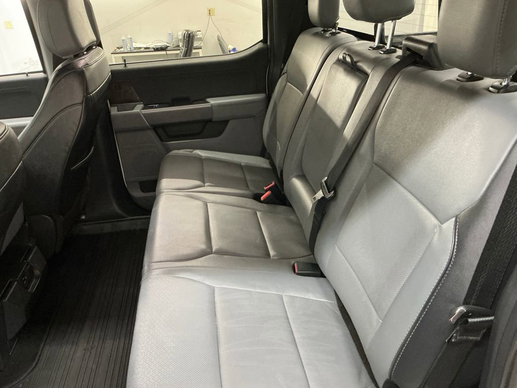 Used 2022 Ford F150 Lariat w/ Max Trailer Tow Package image 13