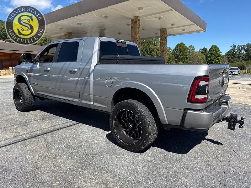 Used 2019 RAM 2500 Laramie w/ Night Edition AWD/4WD image 4