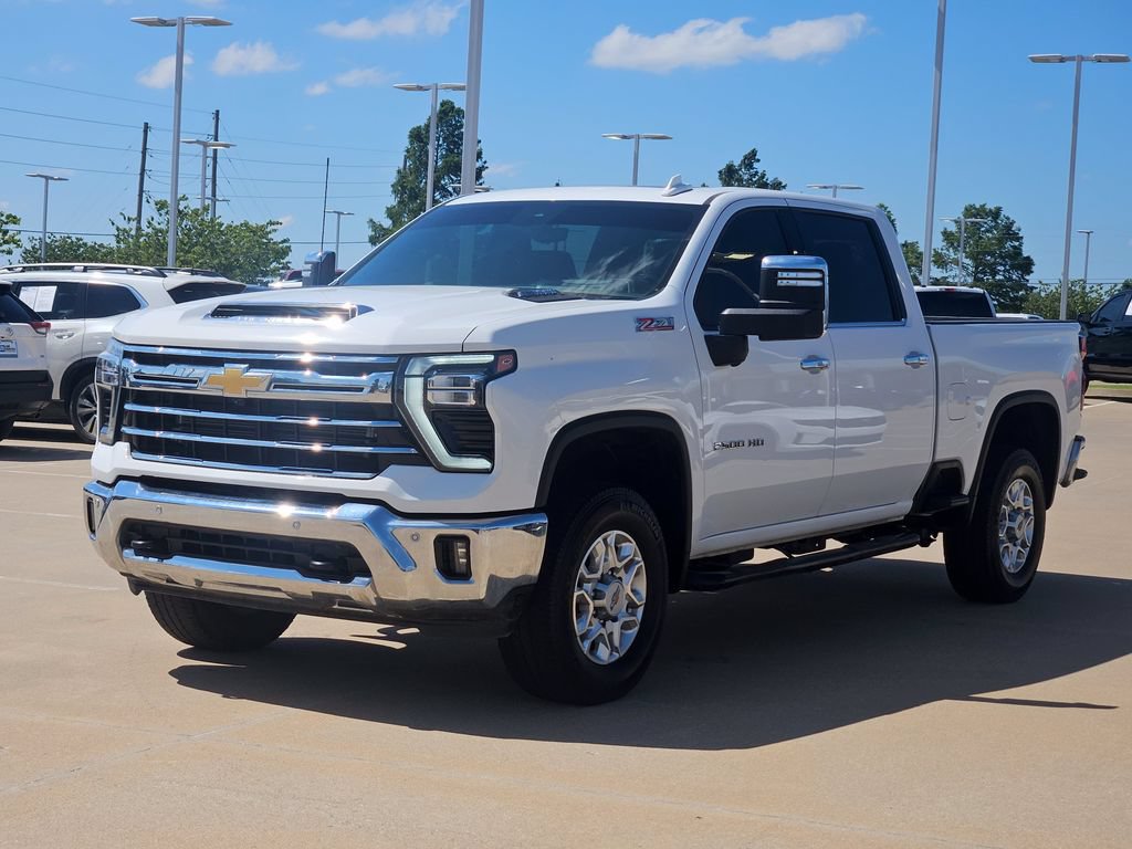 Used 2025 Chevrolet Silverado 2500 LTZ w/ LTZ Premium Package AWD/4WD image 4