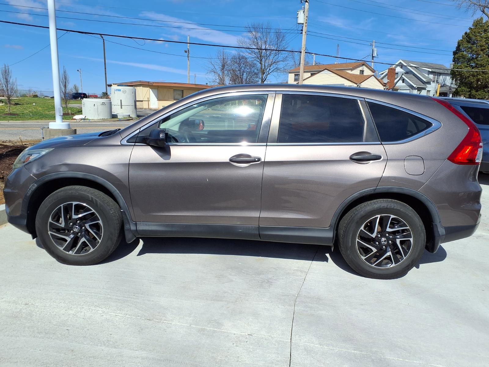 Used 2016 Honda CR-V SE image 25