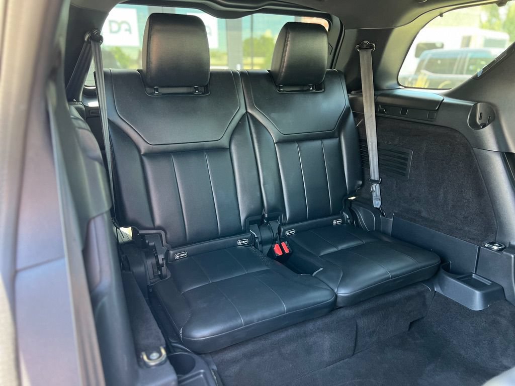 Used 2020 Land Rover Discovery SE AWD/4WD image 28