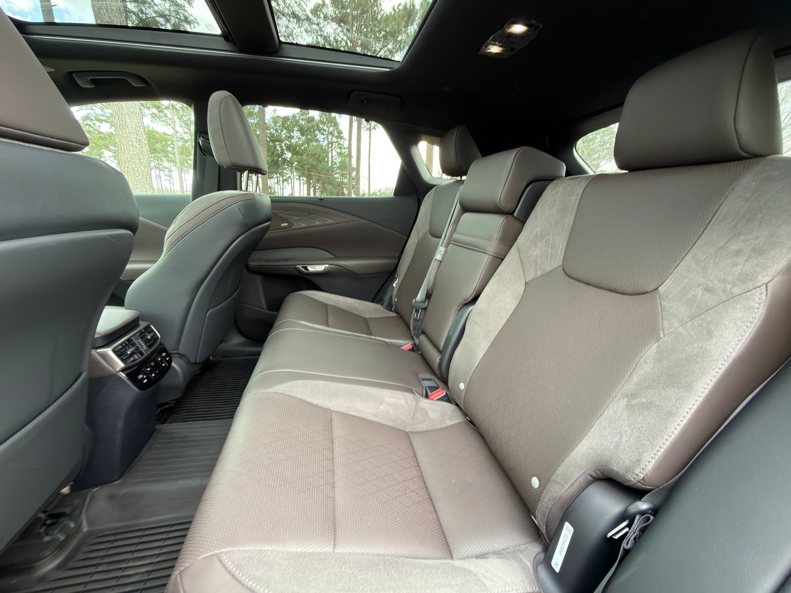 Used 2025 Lexus RX 350 AWD w/ Convenience Package image 14