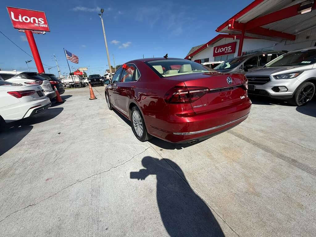 Used 2017 Volkswagen Passat 1.8T SE FWD image 4