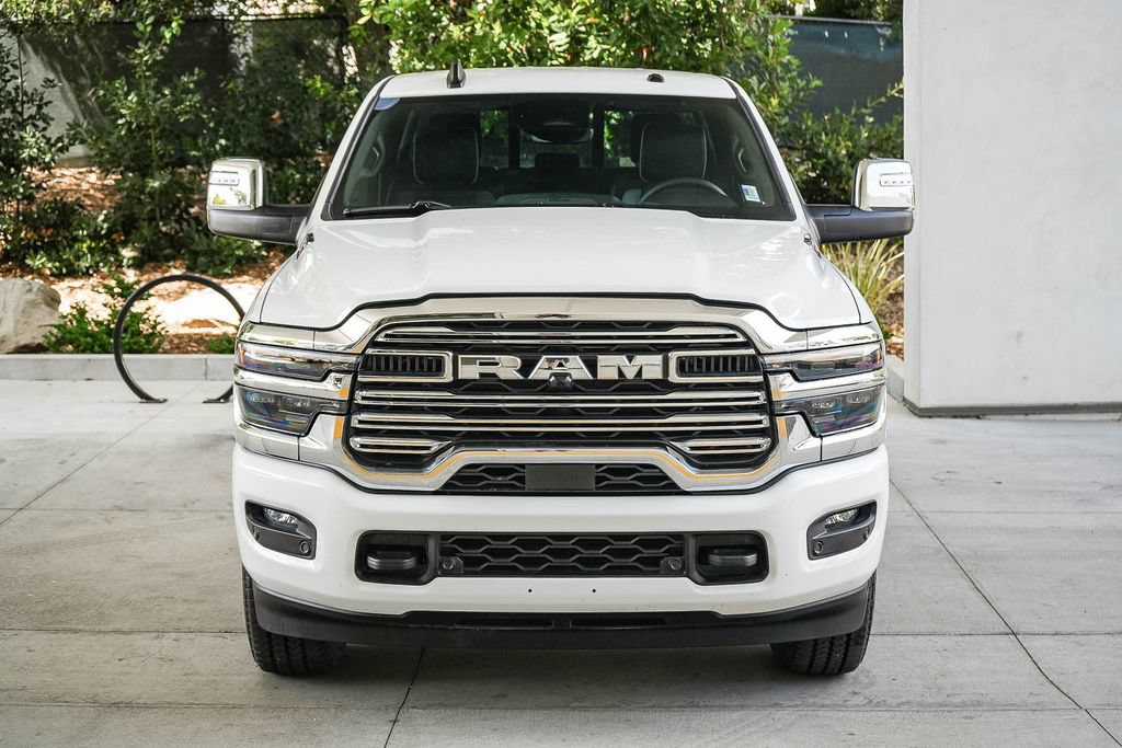 Used 2026 RAM 2500 Laramie AWD/4WD image 2