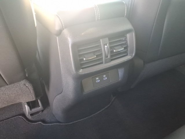 Used 2025 Nissan Murano SV FWD image 10