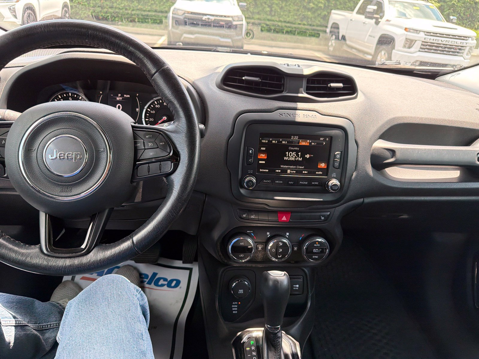 Used 2016 Jeep Renegade Latitude AWD/4WD image 23