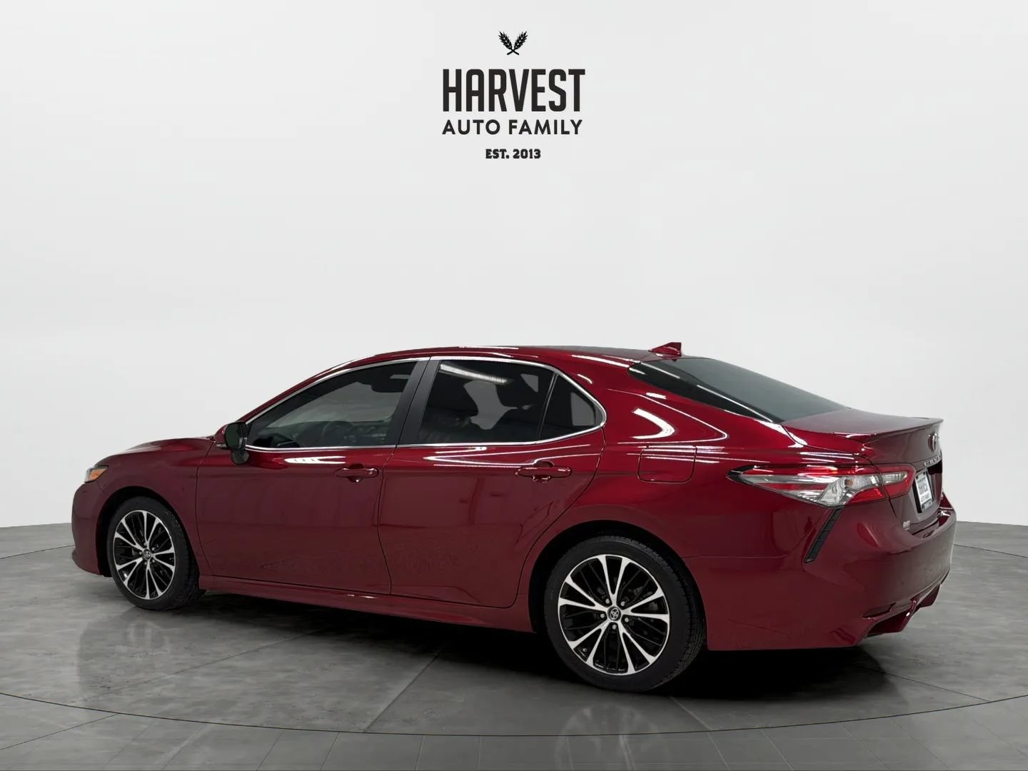 Used 2018 Toyota Camry SE w/ Audio Package FWD image 3