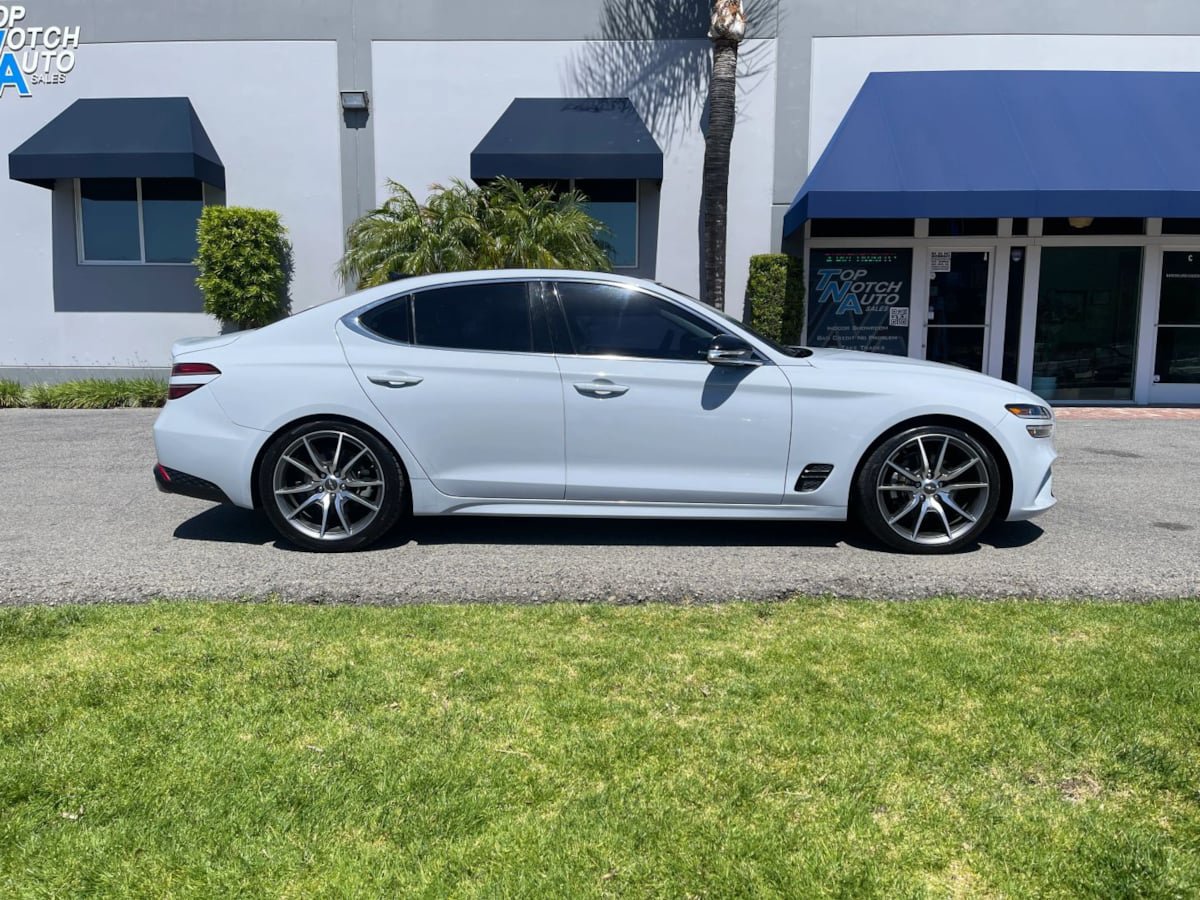 Used 2022 Genesis G70 2.0T w/ Prestige Package RWD image 4