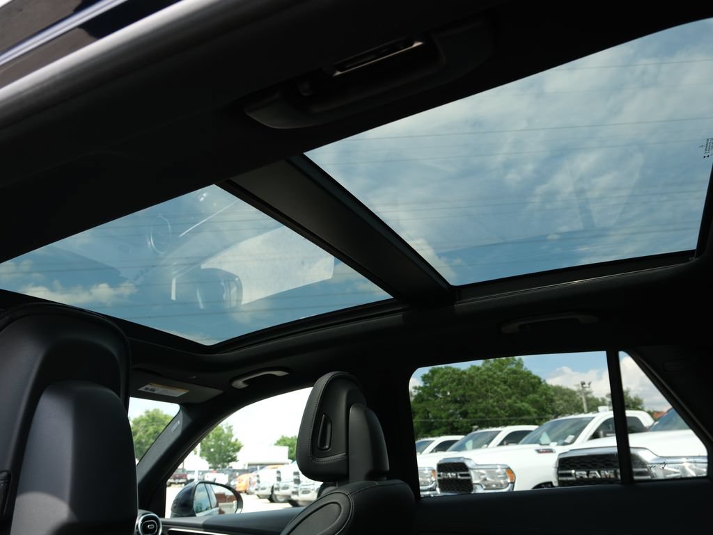 Used 2023 Mercedes-Benz GLC 300 image 33