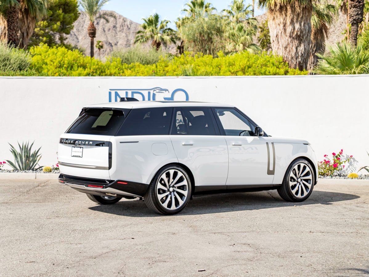 New 2025 Land Rover Range Rover SE image 6