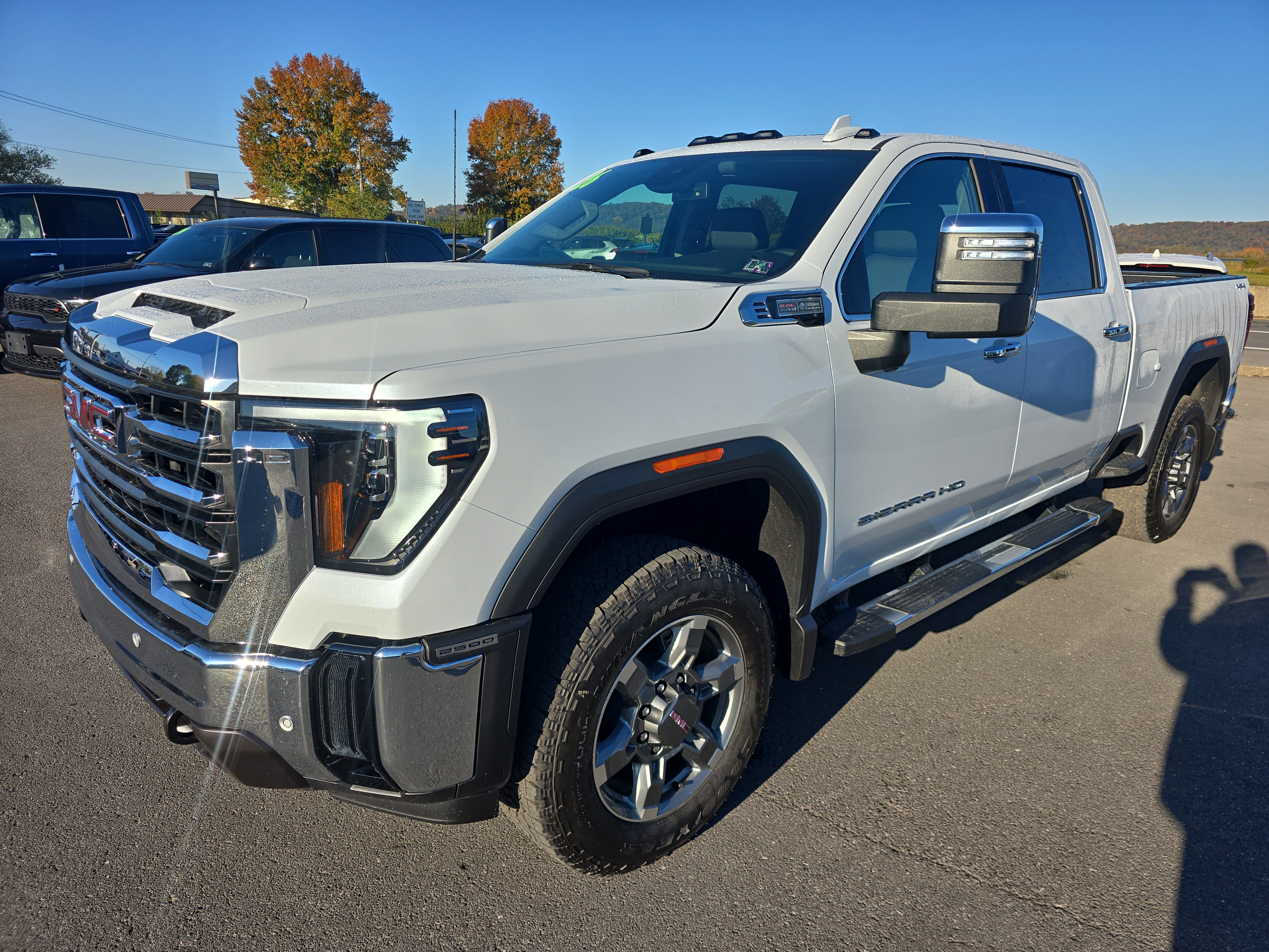 New 2026 GMC Sierra 2500 SLT w/ SLT Premium Package image 7