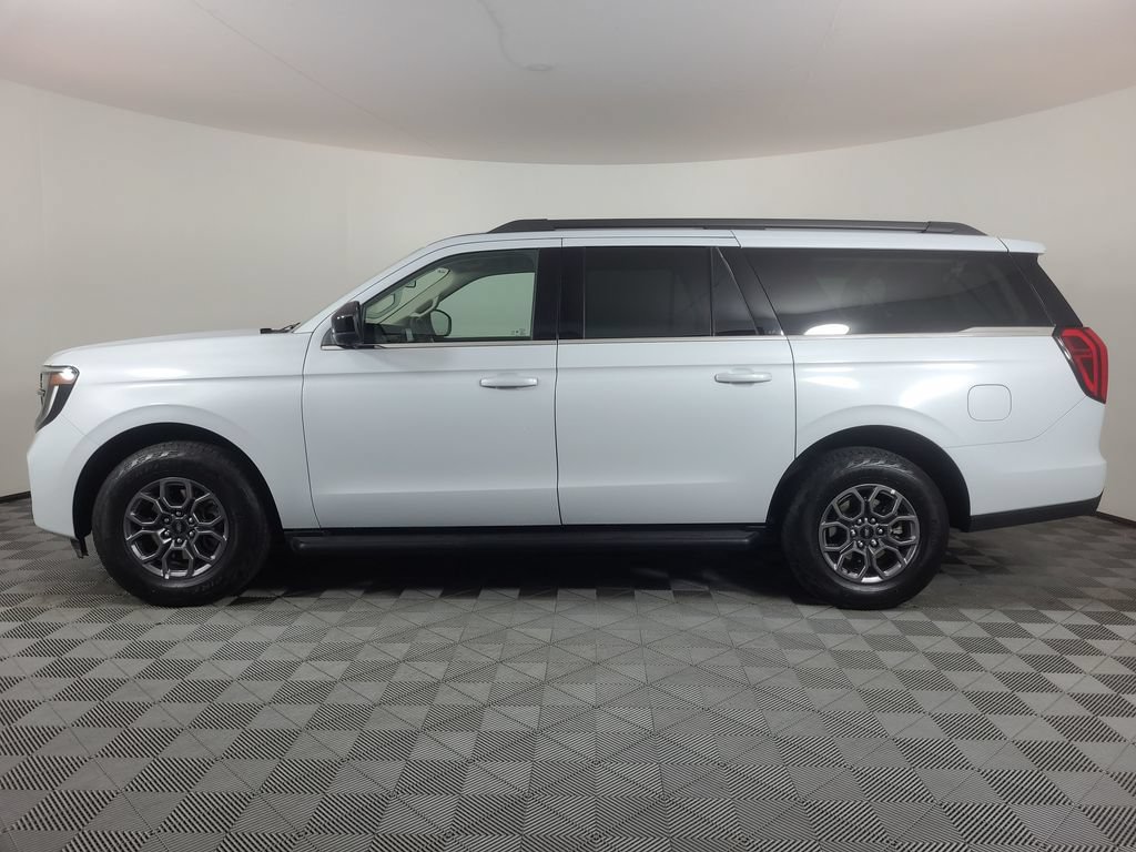 Used 2025 Ford Expedition Max Active AWD/4WD image 6