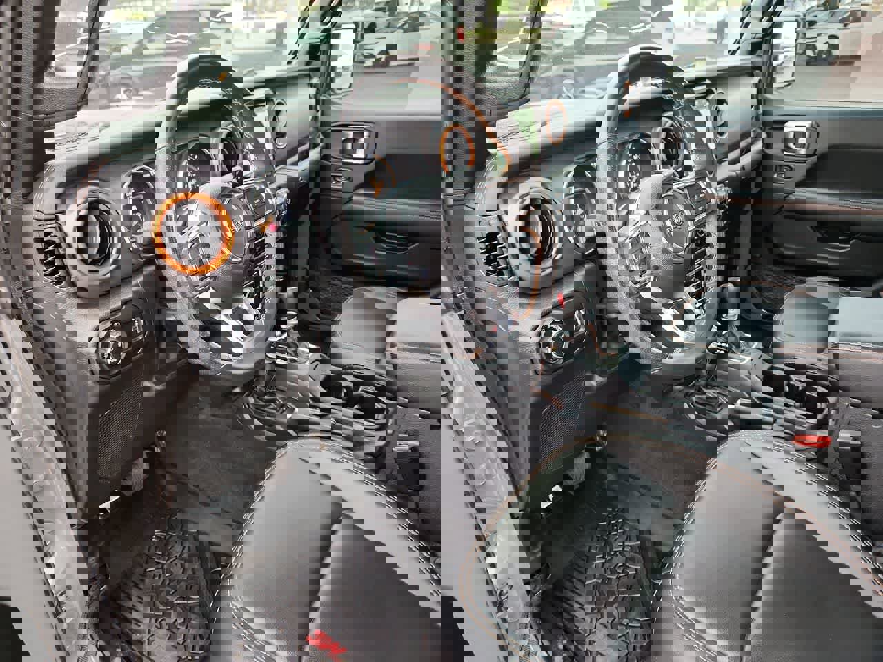 Used 2023 Jeep Gladiator Mojave image 10