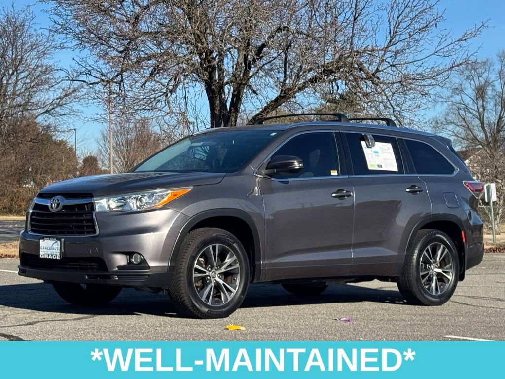 Used 2016 Toyota Highlander XLE image 3