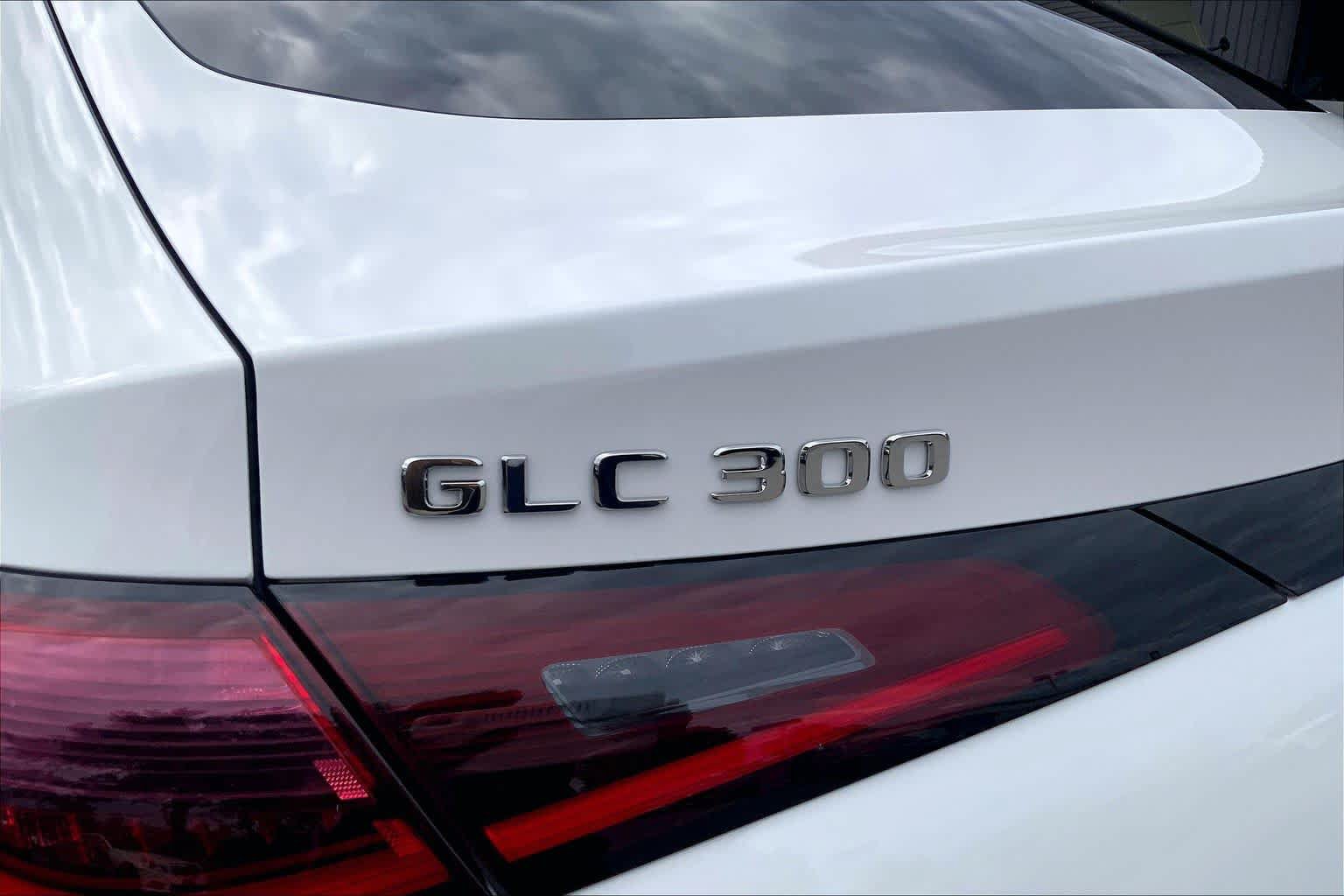 Used 2026 Mercedes-Benz GLC 300 4MATIC image 32