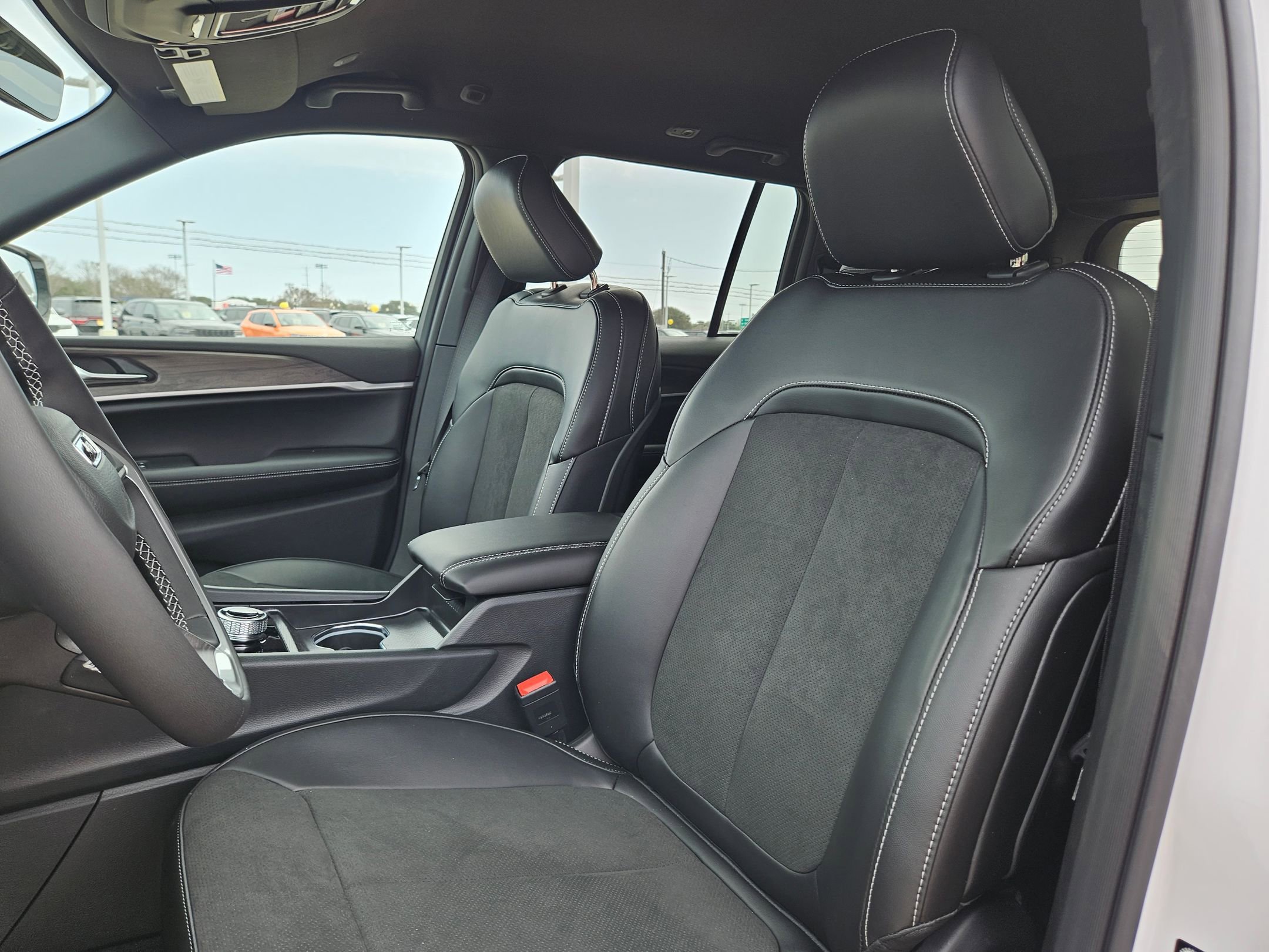 New 2026 Jeep Grand Cherokee Altitude RWD image 12