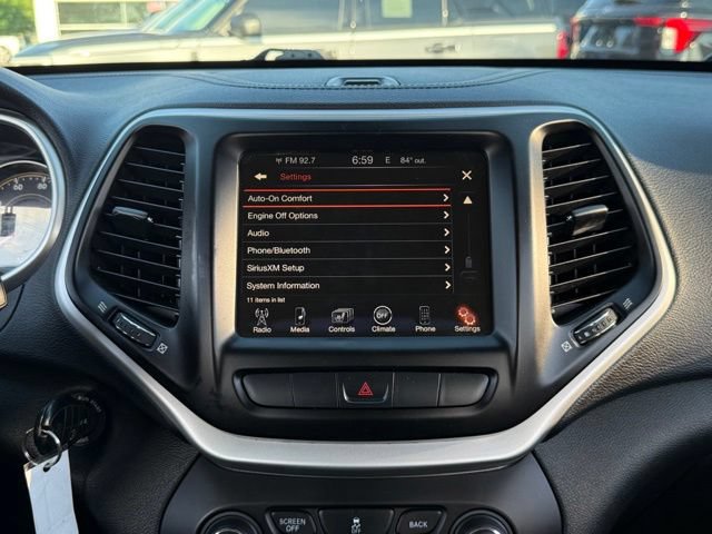 Used 2014 Jeep Cherokee Latitude w/ Cold Weather Group FWD image 22