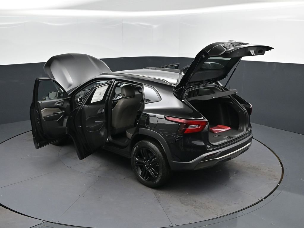 New 2026 Chevrolet Trax ACTIV w/ Driver Confidence Package FWD image 2