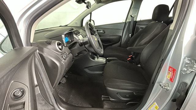 Used 2015 Chevrolet Trax LS FWD image 11