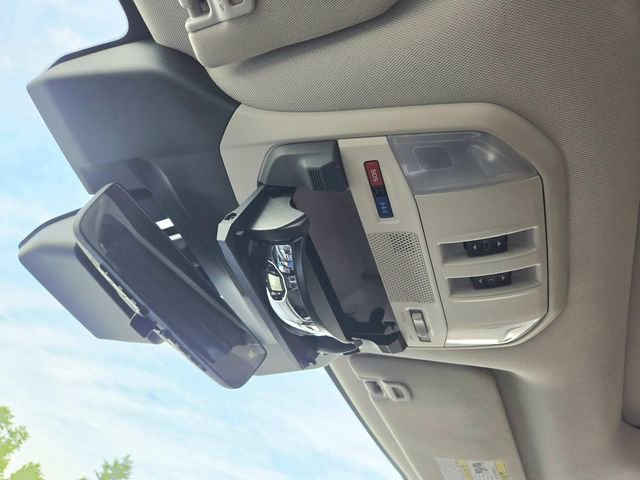 Used 2023 Subaru Ascent Touring AWD/4WD image 31