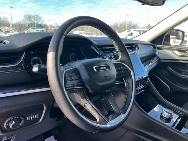 Used 2022 Jeep Grand Cherokee Laredo w/ Luxury Tech Group I image 6