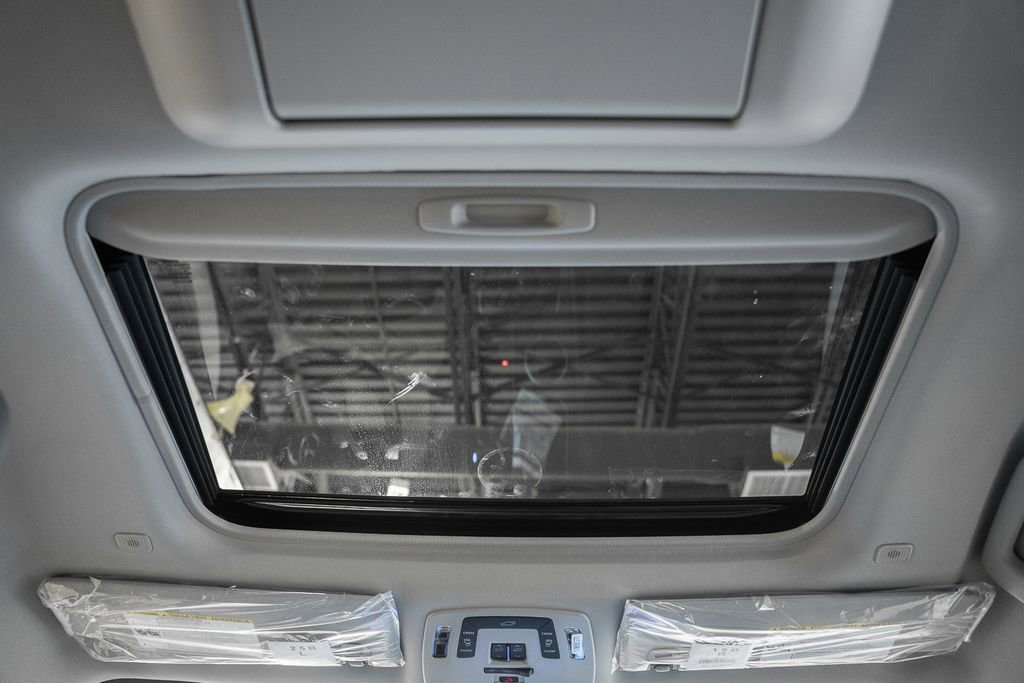 New 2026 Toyota Sienna XLE AWD/4WD image 33