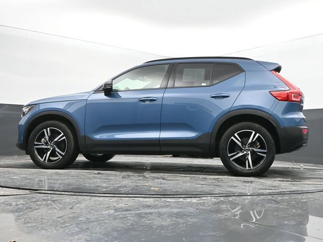 Used 2024 Volvo XC40 B5 Core image 45