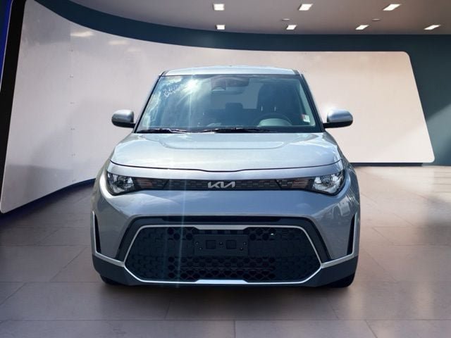 Certified 2025 Kia Soul LX w/ LX Technology Package FWD image 8