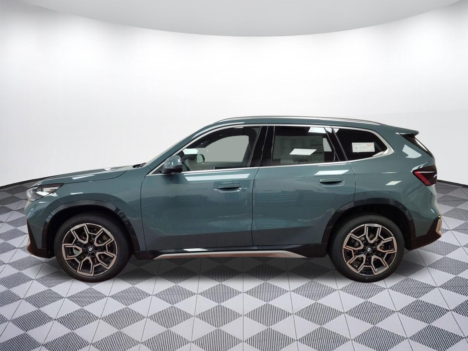 Certified 2025 BMW X1 xDrive28i w/ Convenience Package AWD/4WD image 2