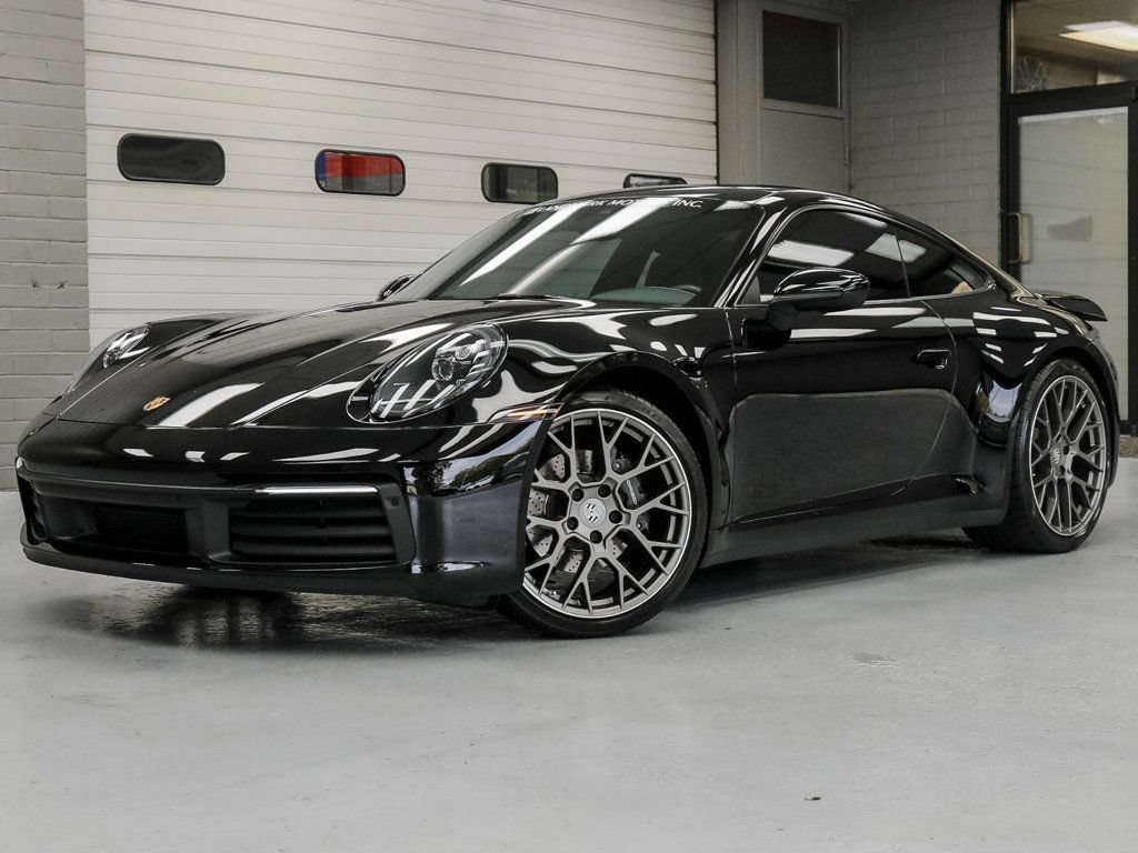 Used 2022 Porsche 911 Carrera 4 AWD/4WD image 2